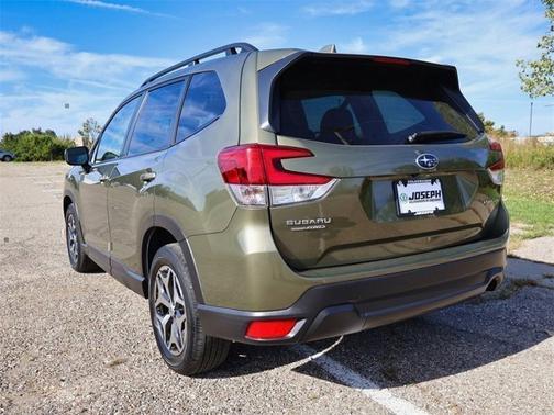 2022 Subaru Forester Premium