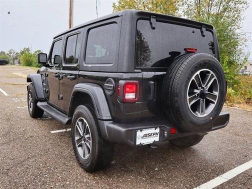 2023 Jeep Wrangler Sahara