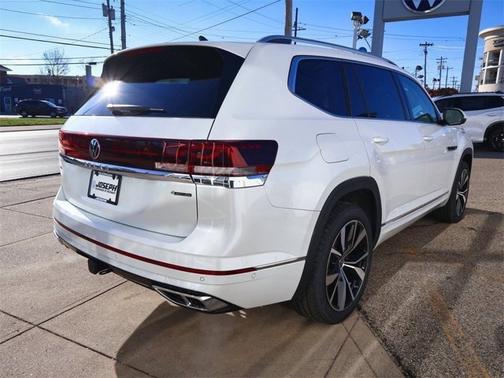 2026 Volkswagen Atlas 2.0T SEL Premium R-Line