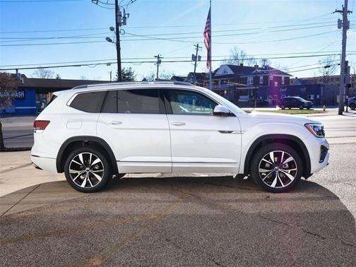 2026 Volkswagen Atlas 2.0T SEL Premium R-Line