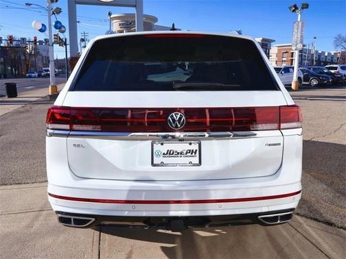 2026 Volkswagen Atlas 2.0T SEL Premium R-Line