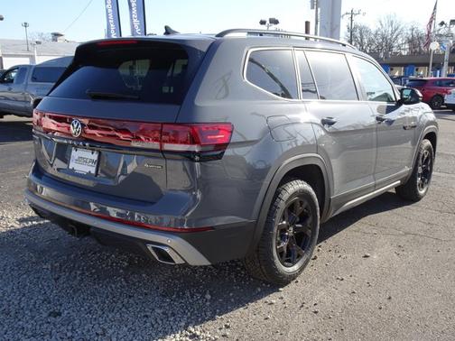 2025 Volkswagen Atlas 2.0T Peak Edition