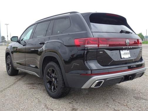 2025 Volkswagen Atlas 2.0T Peak Edition