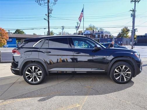 2025 Volkswagen Atlas Cross Sport 2.0T SEL Premium R-Line