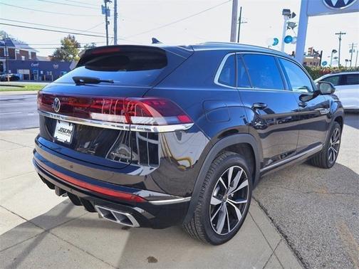 2025 Volkswagen Atlas Cross Sport 2.0T SEL Premium R-Line