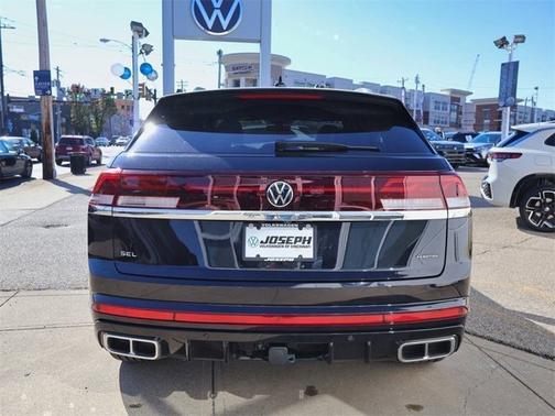 2025 Volkswagen Atlas Cross Sport 2.0T SEL Premium R-Line