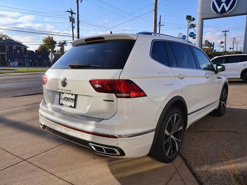2024 Volkswagen Tiguan SEL R-Line