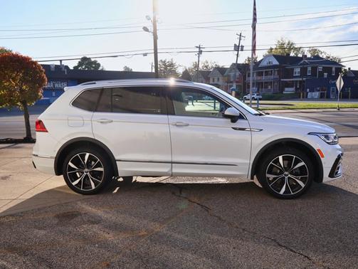 2024 Volkswagen Tiguan SEL R-Line