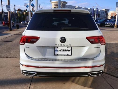 2024 Volkswagen Tiguan SEL R-Line