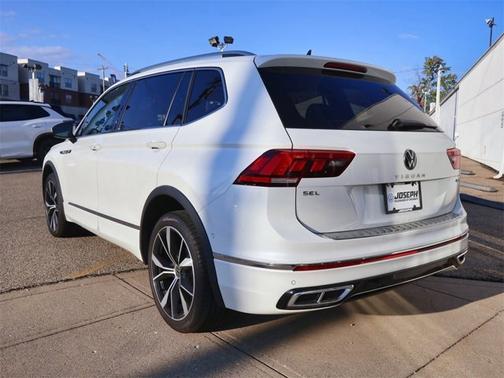 2024 Volkswagen Tiguan SEL R-Line