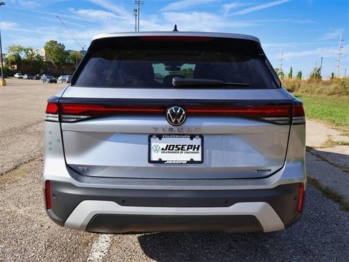 2025 Volkswagen Tiguan SE