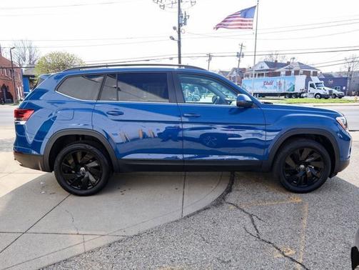 2025 Volkswagen Atlas 2.0T SE w/Technology