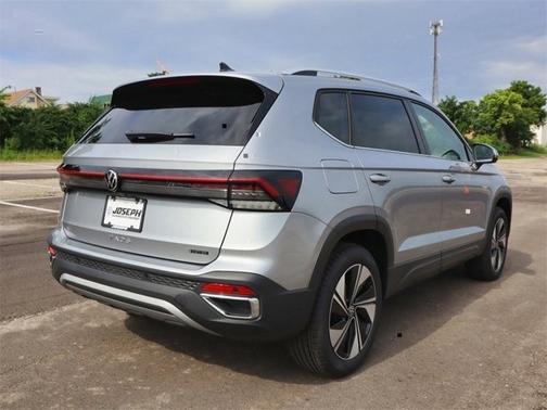 2025 Volkswagen Taos SE