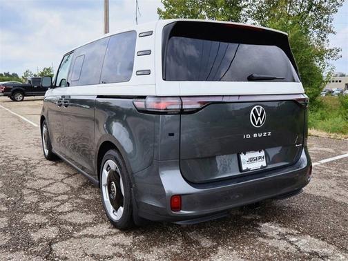 2025 Volkswagen ID. Buzz Pro S Plus