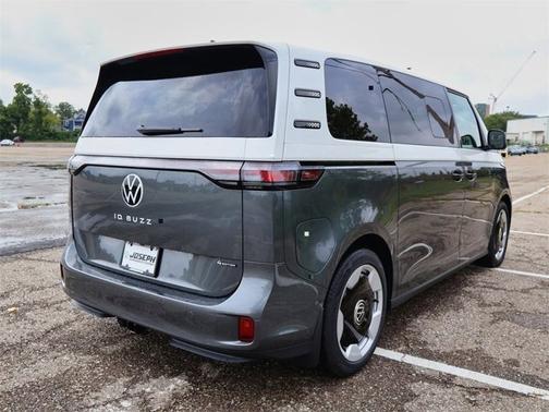 2025 Volkswagen ID. Buzz Pro S Plus