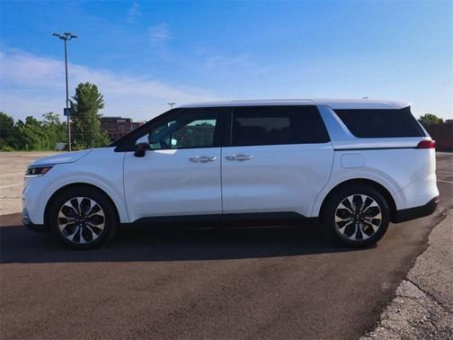2024 Kia Carnival EX