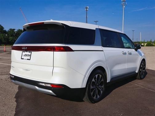 2024 Kia Carnival EX