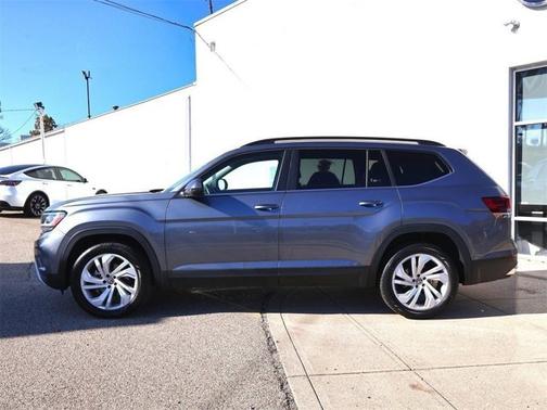 2022 Volkswagen Atlas 3.6L V6 SE w/Technology
