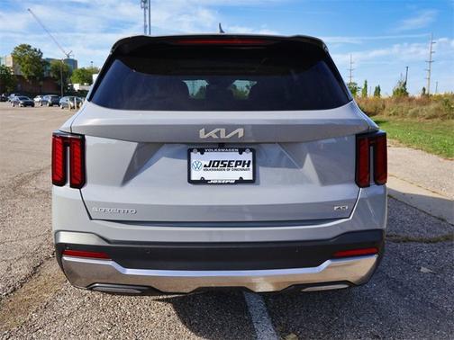 2024 Kia Sorento S