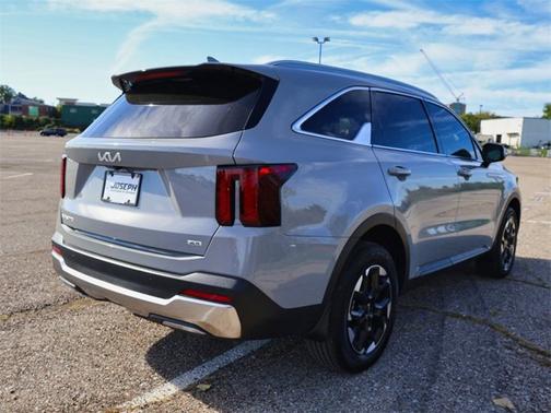 2024 Kia Sorento S
