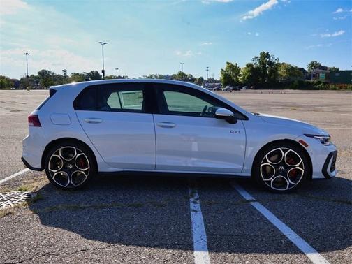2025 Volkswagen Golf GTI Autobahn