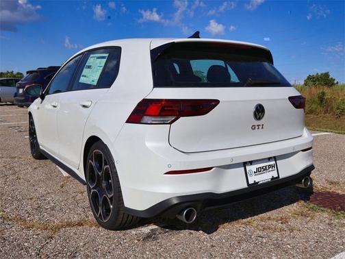 2025 Volkswagen Golf GTI Autobahn