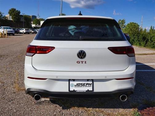 2025 Volkswagen Golf GTI Autobahn