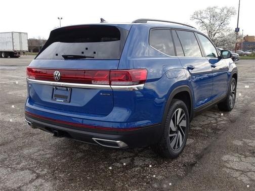 2025 Volkswagen Atlas 2.0T SE w/Technology