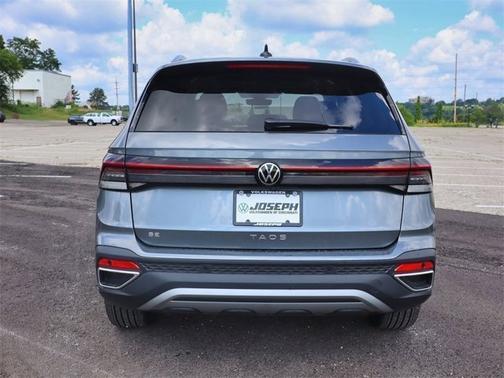 2025 Volkswagen Taos SE