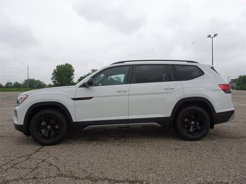 2025 Volkswagen Atlas 2.0T Peak Edition