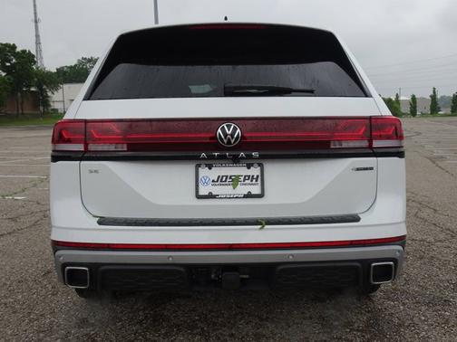 2025 Volkswagen Atlas 2.0T Peak Edition