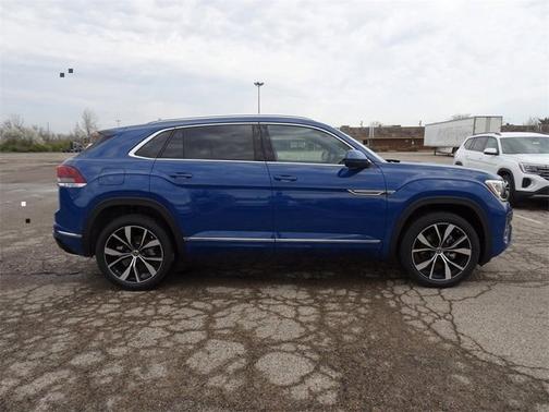 2025 Volkswagen Atlas Cross Sport 2.0T SEL Premium R-Line