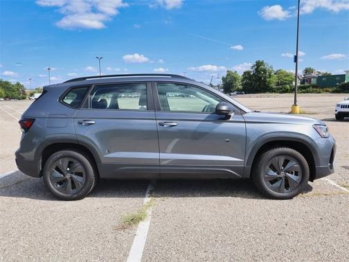 2025 Volkswagen Taos S