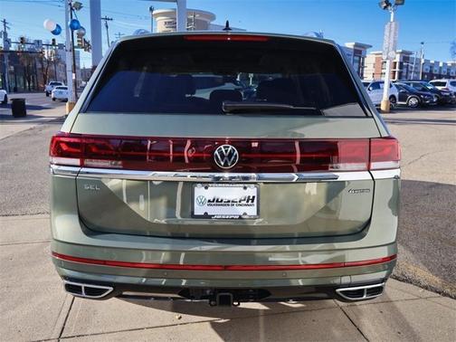 2026 Volkswagen Atlas 2.0T SEL Premium R-Line