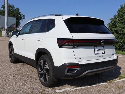 2025 Volkswagen Taos SE