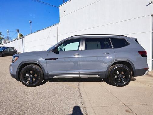2025 Volkswagen Atlas 2.0T Peak Edition