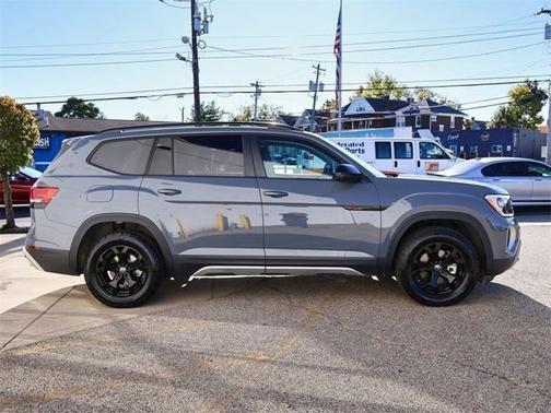 2025 Volkswagen Atlas 2.0T Peak Edition