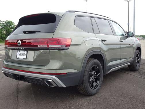 2025 Volkswagen Atlas 2.0T Peak Edition