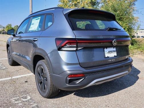 2025 Volkswagen Taos S