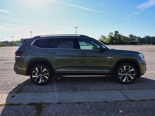 2026 Volkswagen Atlas 2.0T SEL Premium R-Line