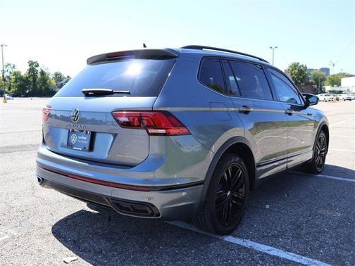 2022 Volkswagen Tiguan SE R-Line Black