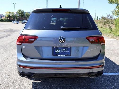 2022 Volkswagen Tiguan SE R-Line Black