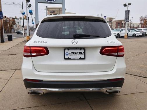 2017 Mercedes-Benz GLC 300 Base 4MATIC