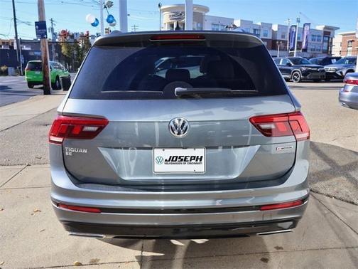 2021 Volkswagen Tiguan 2.0T SE R-Line Black