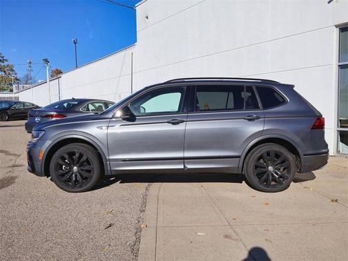 2021 Volkswagen Tiguan 2.0T SE R-Line Black
