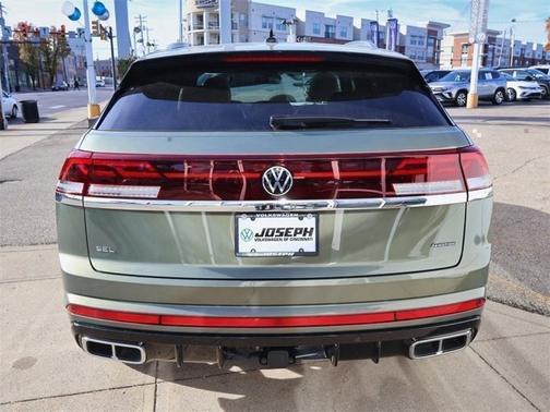 2025 Volkswagen Atlas Cross Sport 2.0T SEL Premium R-Line