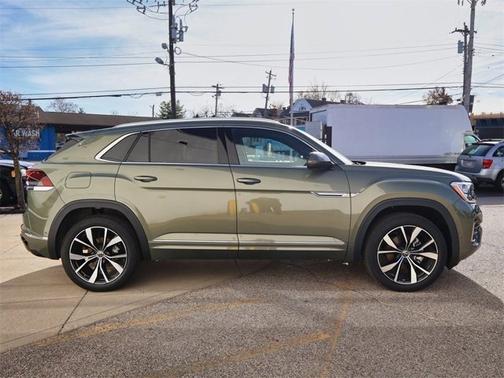 2025 Volkswagen Atlas Cross Sport 2.0T SEL Premium R-Line