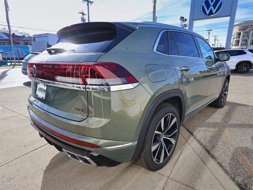 2025 Volkswagen Atlas Cross Sport 2.0T SEL Premium R-Line