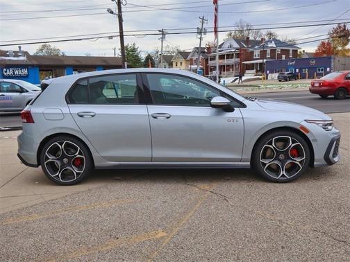 2026 Volkswagen Golf GTI Autobahn