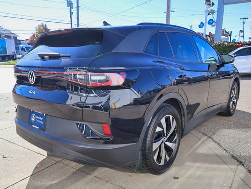 2023 Volkswagen ID.4 Pro